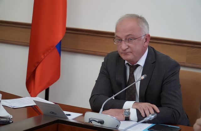 Меликов предложил Абдулпатаха Амирханова на должность премьер-министра