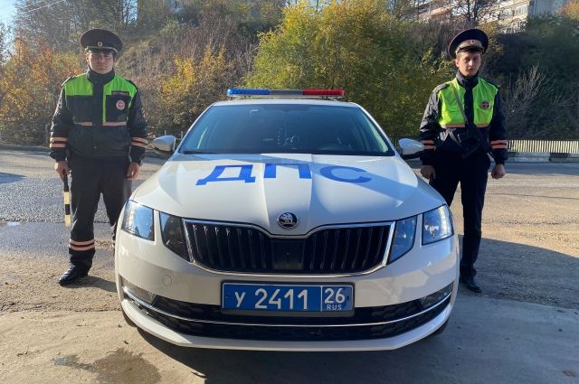 Автоинспекторы на Ставрополье спасли женщину от гибели и семью от развода
