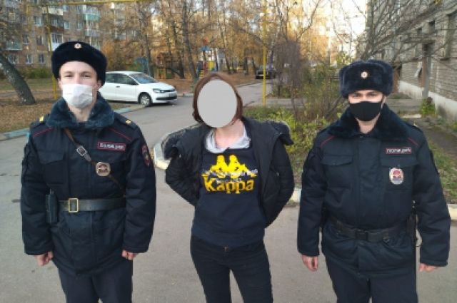 В Рязани полицейские пресекли драку двух женщин