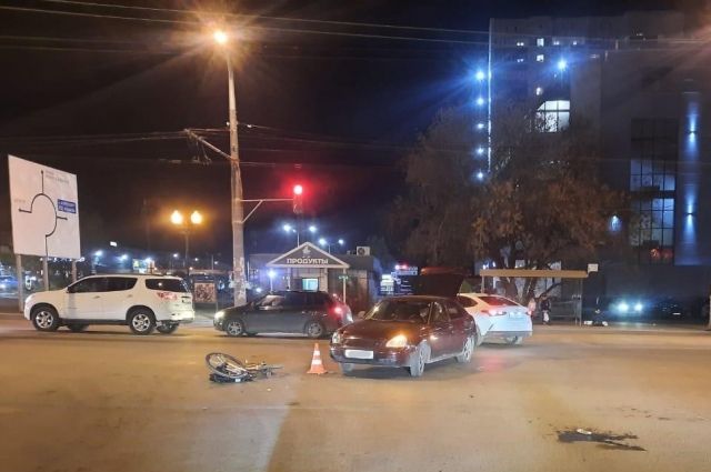 В Самаре на пр. Кирова водитель сбил велосипедиста