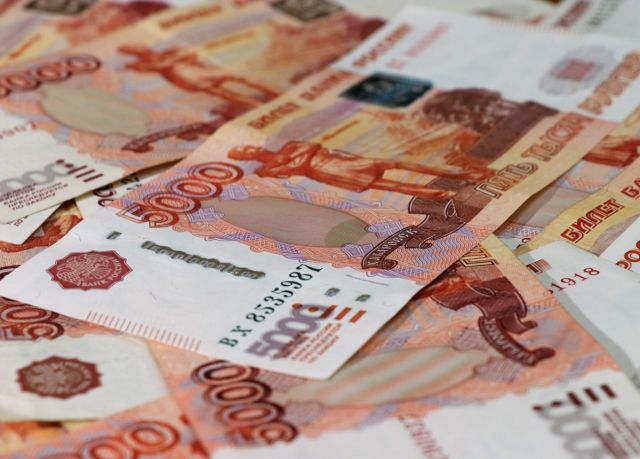 Житель Новосибирска выплатил 208 тысяч рублей алиментов ради внедорожника