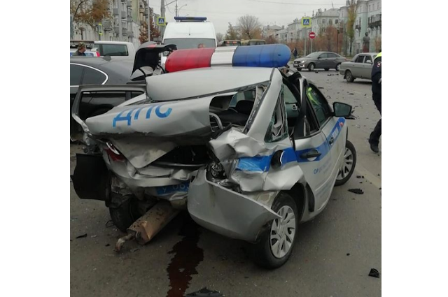 В Липецке в ДТП с семью автомобилями пострадал сотрудник ДПС