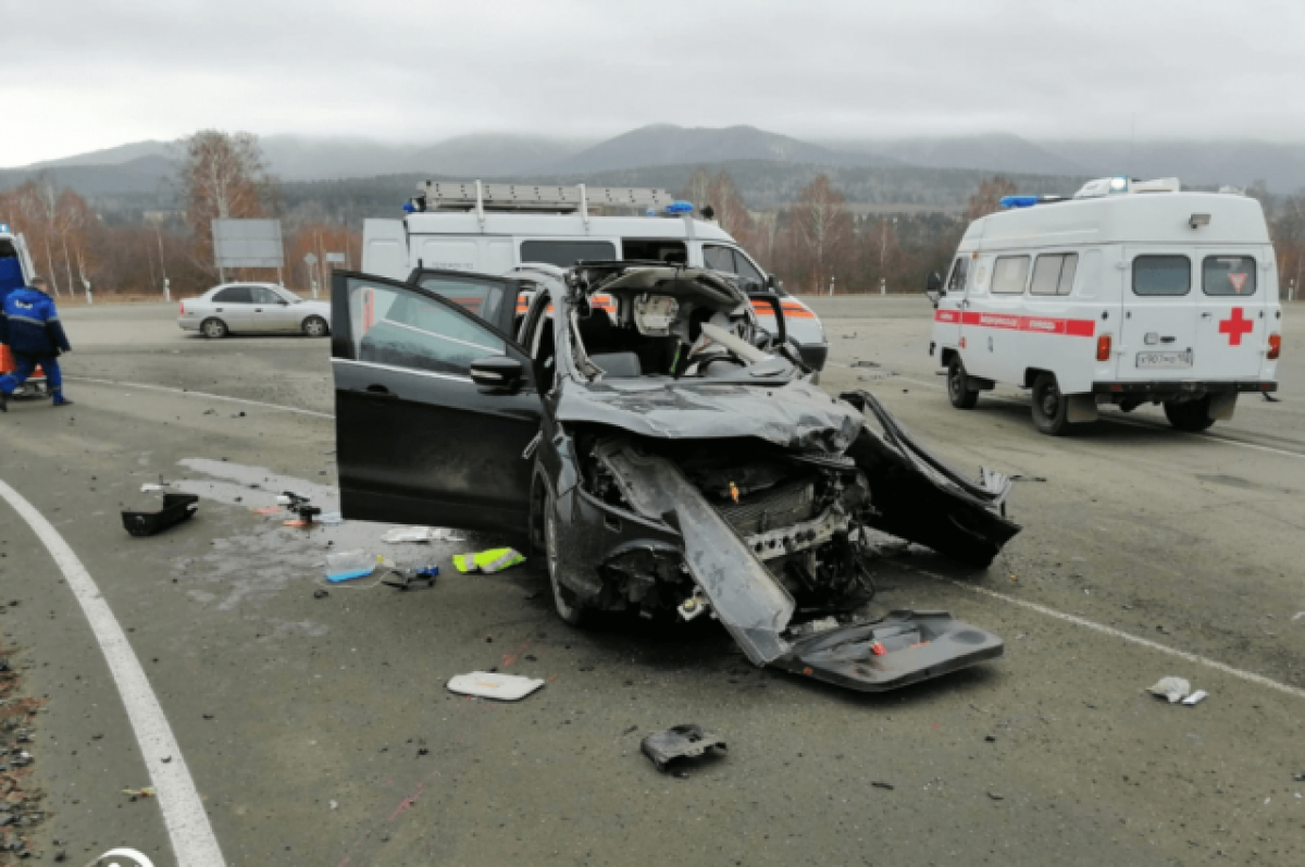 Водитель грузового Mercedes-Benz в Башкирии погиб, столкнувшись с Ford Kuga  | АиФ Уфа