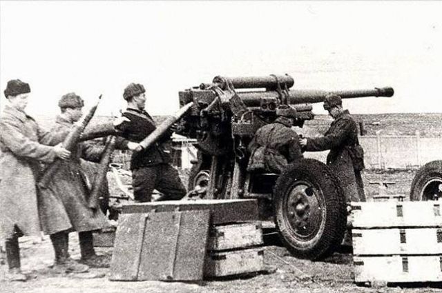 30 октября 1941 г.: подвиг батареи Волнянского и гибель комиссара Агеева