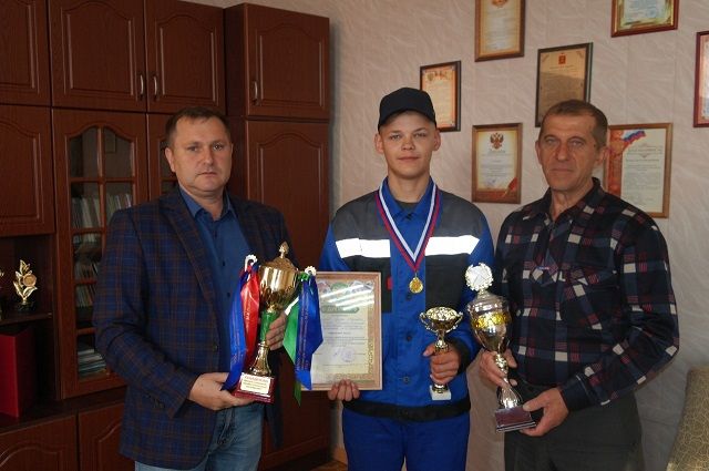 Второкурсник из Новоалександровска стал лучшим на олимпиаде трактористов