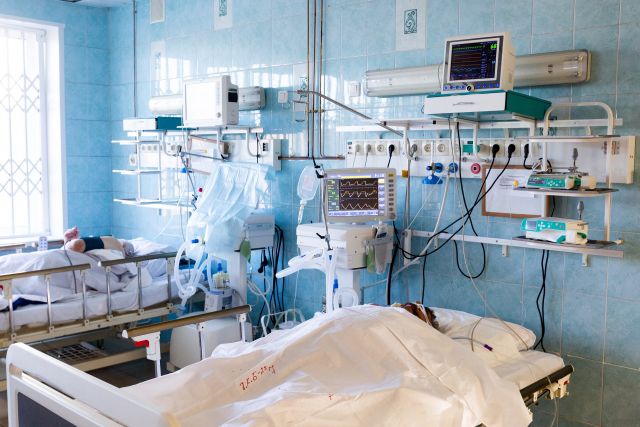 В Краснодарском крае за сутки госпитализировали 666 человек с коронавирусом