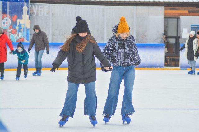 Сыктывкарцы смогут бесплатно кататься на коньках по определенному расписанию.