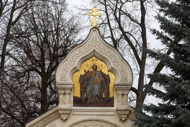 В Суздале на месте погребения Пожарского создали мозаику «Спас на троне»