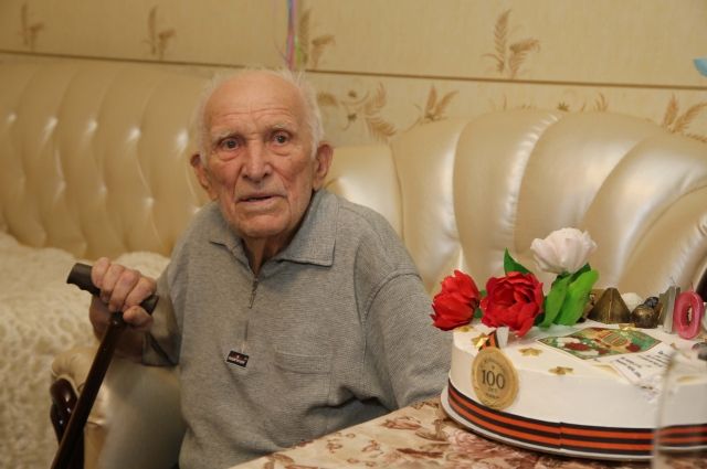 В Нижнем Новгороде поздравили ветерана войны со 100-летним юбилеем