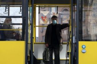 Во вторник общественный транспорт Киева будет работать на час дольше.