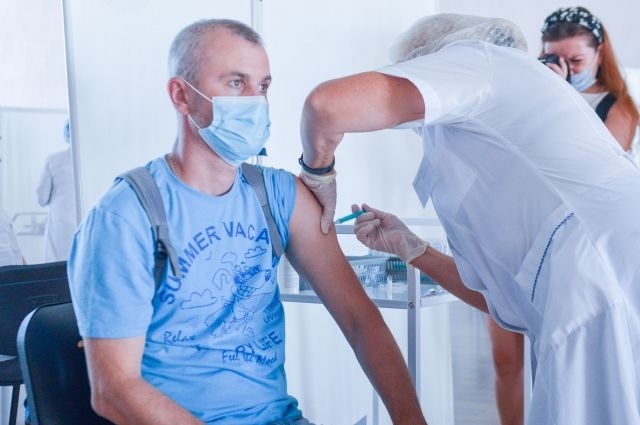 В Челябинской области работают 143 стационарных пункта вакцинации
