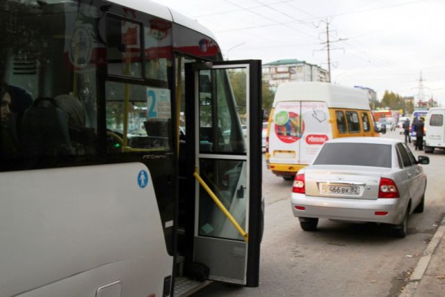 Бастующих в Махачкале водителей маршруток отстранят от работы