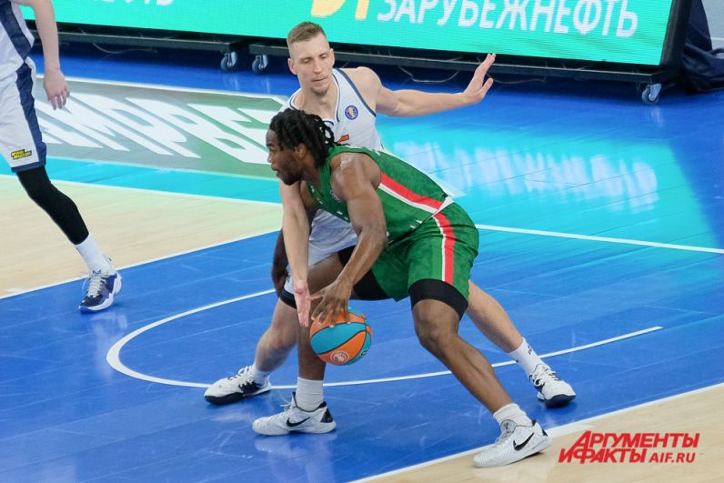 Баскетбольный матч «Парма-Париматч» - «Уникс» в Перми.