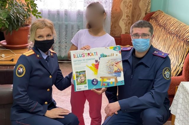 В Гусе найденную с мертвой мамой 10-летнюю девочку устроят в новую семью