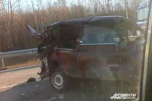 В жёстком ДТП с фурой на шоссе Космонавтов в Перми пострадала женщина