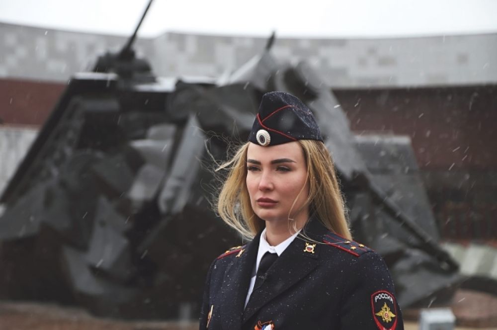 Специалист направления по связям со СМИ УМВД России по Белгороду, старший лейтенант внутренней службы Наталия Калюжная , 26 лет.