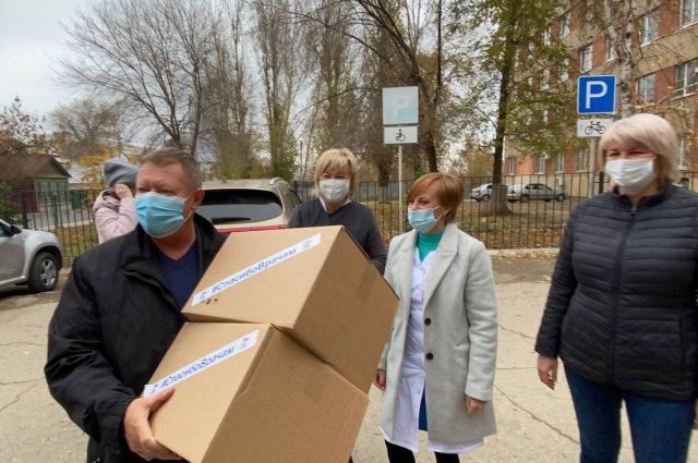 Панков передал врачам в Саратове средства индивидуальной защиты