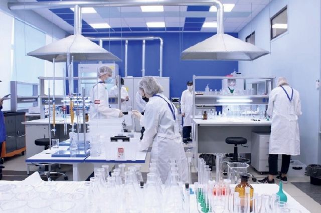 Лаборатория «Наноквантума» обладает единственным в Брянской области сканирующим зондовым микроскопом, позволяющим выполнять исследования нанообъектов.