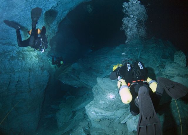 Узнать реальную глубину Ординской пещеры помогли дайверы. 