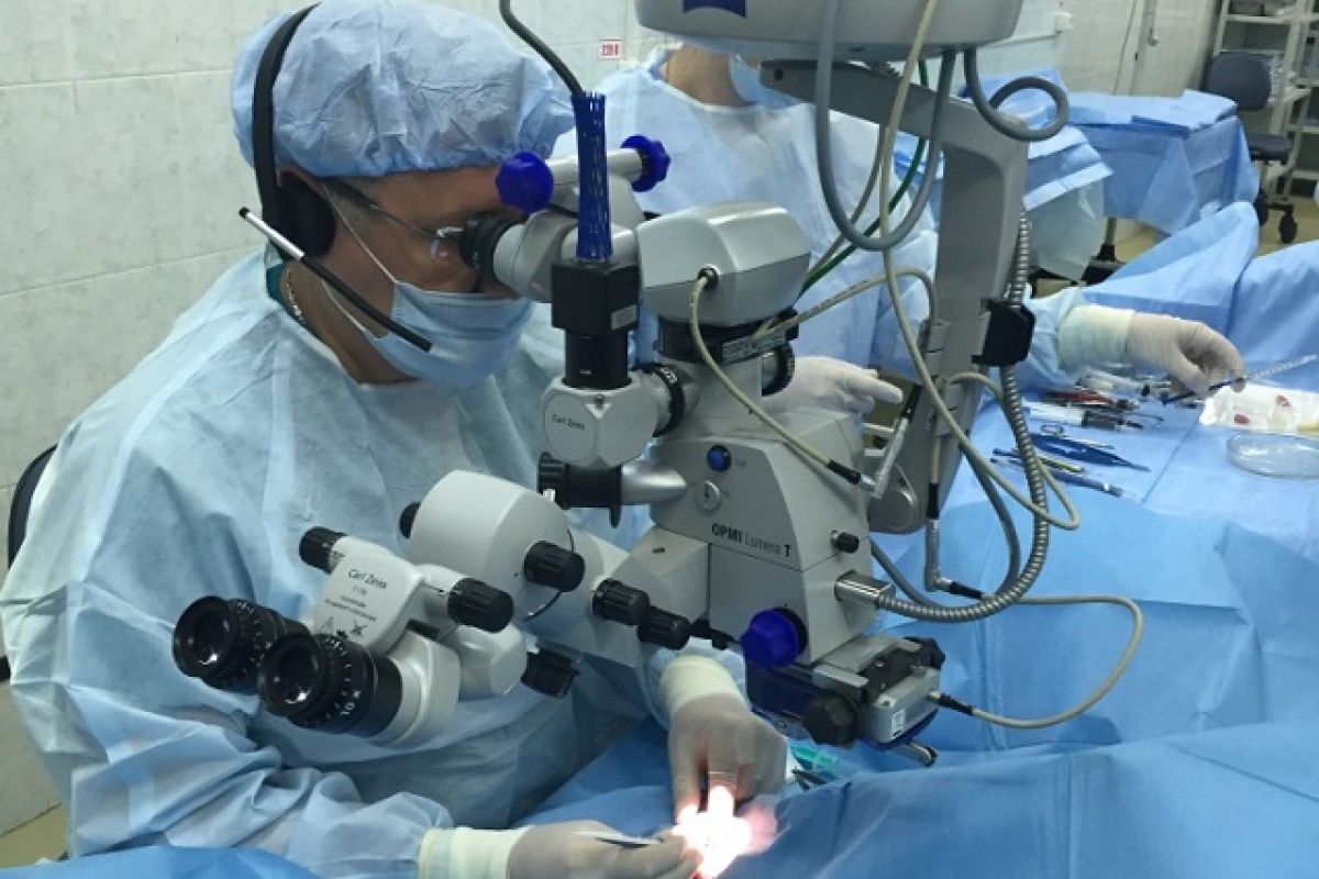 Замена хрусталика в клиниках москвы. Офтальмология операции на глаза.