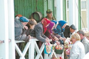И в 90-ые годы, как и в годы войны, рынок был способом выживания, а не спекуляции.