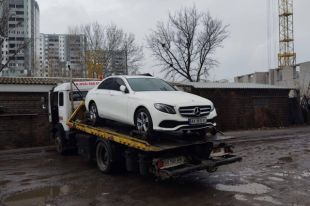 За неуплату штрафов: в Харькове исполнительная служба изъяла первое авто.