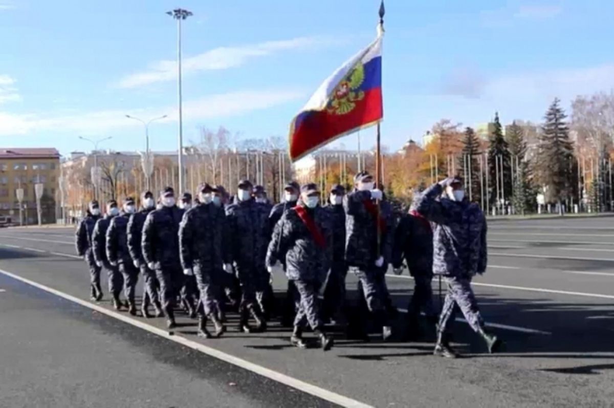 Парад в самаре 7 ноября. Росгвардия на параде 2021. Росгвардия парад 2019. Парад Росгвардии в Реутове. Парад посвященный 07 ноября в Самаре.