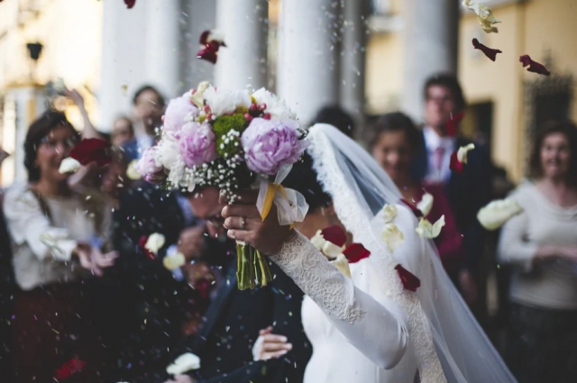 «Свадьбы не будет»: «призрак невесты» переполошил целый район Владивостока