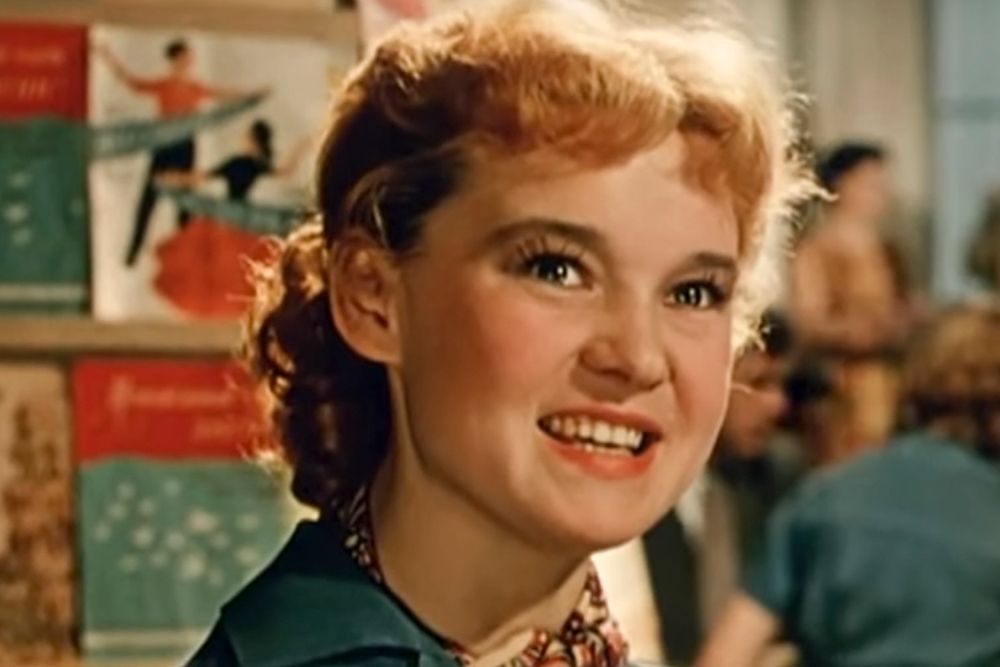 Кадр из фильма «Девушка с гитарой», 1958 год.