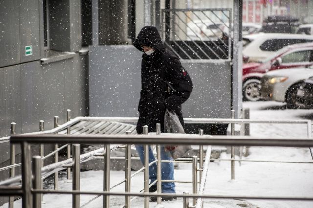 На Омскую область идёт мощный циклон в РФ со снегопадом и морозами
