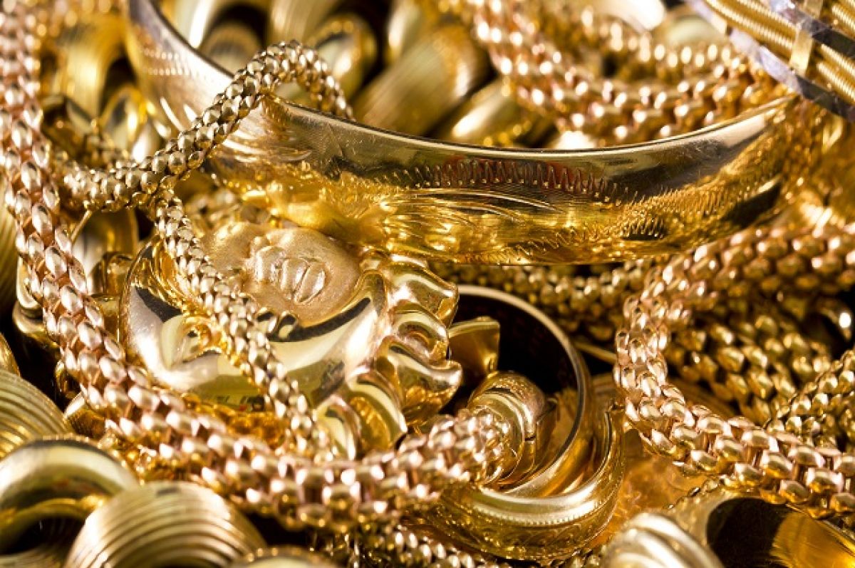 Сколько золота в казахстане. Золото Казахстана. Казахское золото. Казахские золотые изделия из золота. Золотое украшение на 1 миллион.