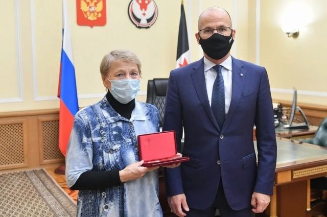 В Удмуртии посмертно наградили орденом работавшего в «красной зоне» врача