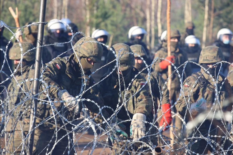 Военнослужащие Польши на белорусско-польской границе