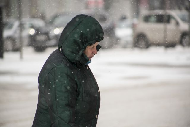 Смоленских автомобилистов предупредили о дожде и мокром снеге в среду