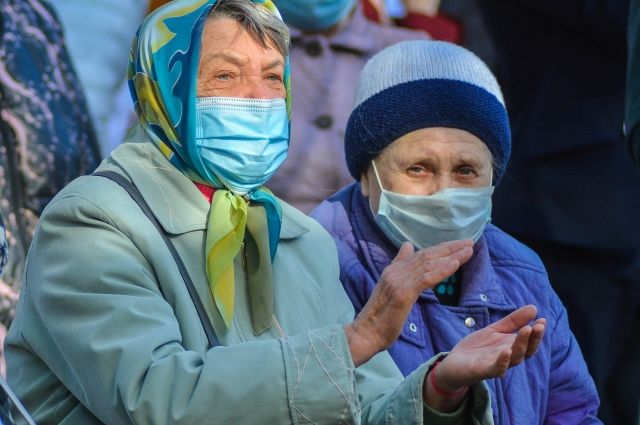 В Оренбургской области привитые и переболевшие за последние полгода пожилым гражданам разблокируют транспортные карты. 