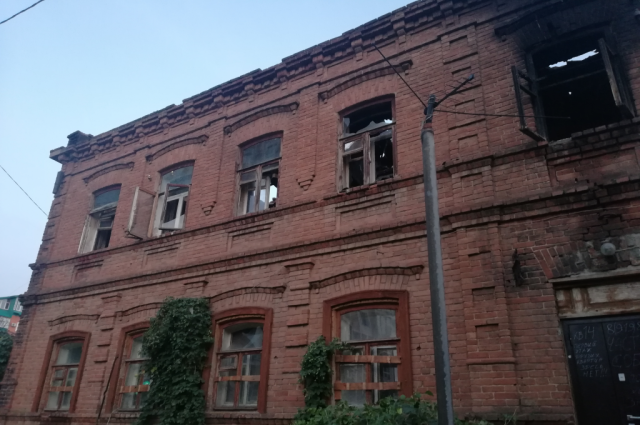 Погорельцам, пострадавшим от пожара в центре Оренбурга, выделят 37 миллионов рублей. 