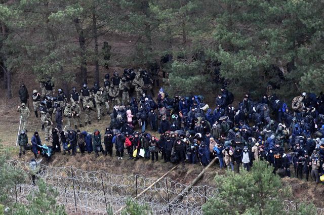 «На колени, предатели!» Чем обернётся кризис на белорусско-польской границе