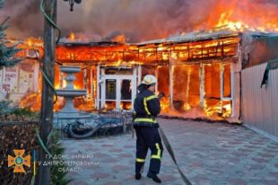 В Днепропетровской области в ТРЦ вспыхнул масштабный пожар.
