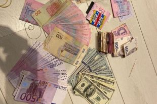 В Киеве семейная пара занималась наркоторговлей.