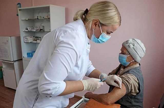 В центре Зеленоградска открылся мобильный пункт вакцинации