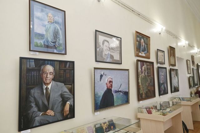 В Барнауле работает выставка, посвященная алтайским писателям