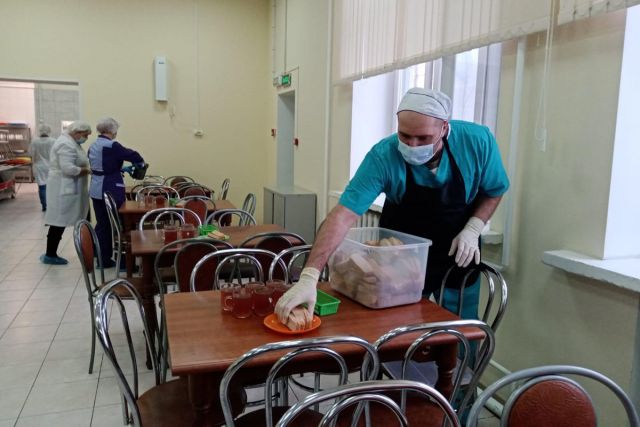 В школах Новосибирской области продолжаются проверки организации безопасности образовательного процесса. 