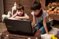 Часто для детей с ОВЗ онлайн-уроки - это единственная возможность для общения.