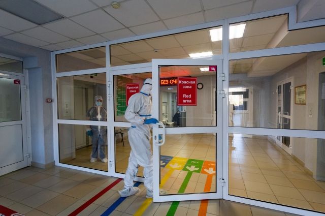 Более 90% пациентов с COVID в больницах Петербурга не вакцинированы