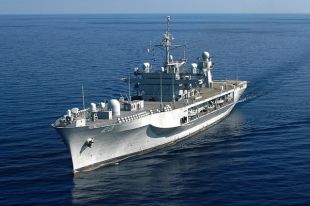 Флагманский корабль Шестого флота США покидает Черное море