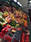 Самые вкусные и спелые овощи и фрукты на Василеостровском рынке