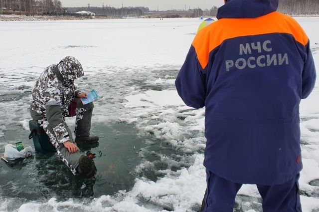 56-летний рыбак провалился под лед на реке Лена в Усть-Куте