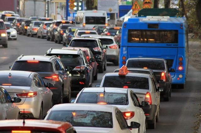 Девятибалльнные пробки парализовали движение транспорта в Краснодаре
