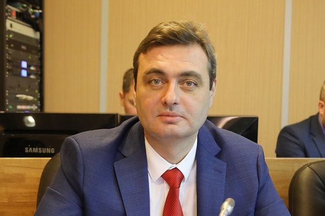 Задержанный по обвинению в педофилии депутат коммунист Артем Самсонов. 