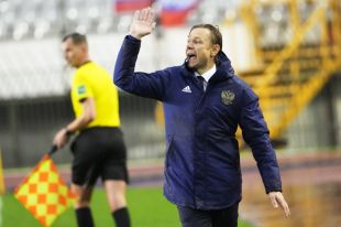 Главный тренер сборной России Валерий Карпин в матче 10 тура отборочного этапа чемпионата мира-2022 по футболу между сборными Хорватии и России.